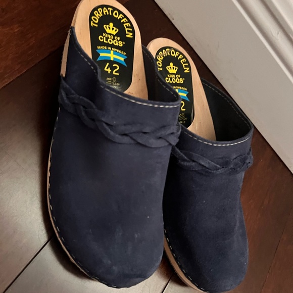 Clogs - Picture 3 of 6